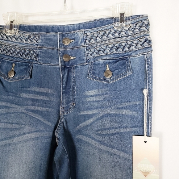 SUN & SHADOW retro flare jeans with braid - Picture 3 of 8